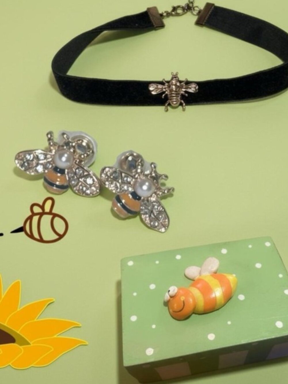 Bee Jewelry Bundle Choker Necklace Earrings Wooden Box Set